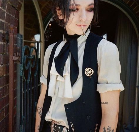 Rock Chic Outfits, Remington Leith, Emerson Barrett, Band Outfits, Palaye Royale, Rock Outfits, Concert Looks, Gender Envy, Concert Fits