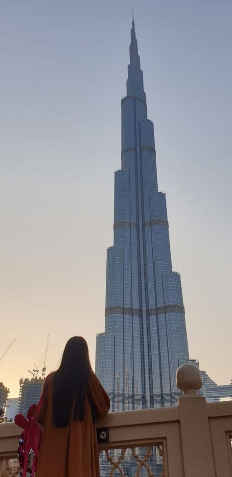 #burjkhalifa #dubai #girlnearburjkhalifa #profilepictire #longhair #sunset Burjkhalifa Sunset, Burj Khalifa, Dubai, Long Hair Styles, Building, Quick Saves