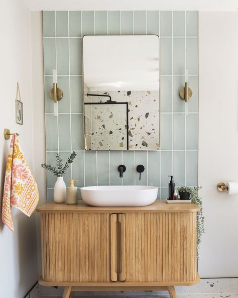 Bathroom tiles ideas mixed Bohemian Tile Bathroom, Bold Small Bathroom Ideas, Mixed Tile Bathroom, Bathroom Tiling Ideas, Terrazzo Floor Bathroom, Big Bathroom Design, Bathroom Tiles Ideas, Tile Vanity, Mix Tiles