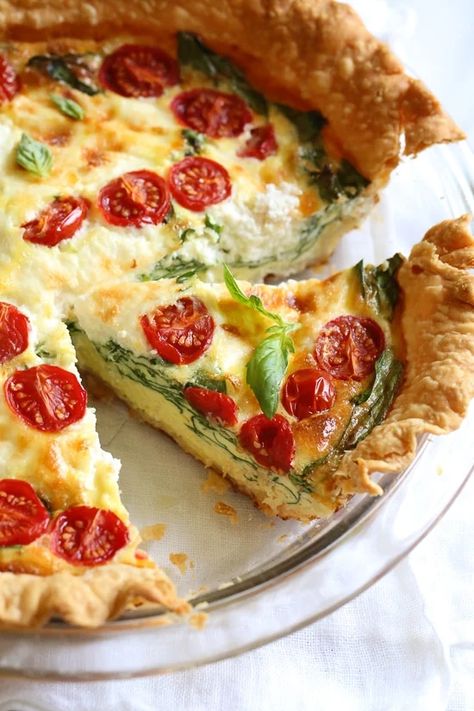 Ricotta Quiche, Breakfast Spinach, Vegetarian Quiche Recipes, Vegetarian Quiche, Ricotta Cheese Recipes, Tomato Cheese, Quiche Recipes Easy, Ricotta Recipes, Spinach Ricotta