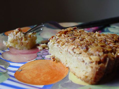 Made with almond flour, and not wheat flour, so no gluten.  Yay! Portuguese Almond Cake, Dense Pound Cake, Almond Tart Recipe, Almond Desserts, Almond Tart, Almond Cake, Almond Cream, Butter Cookie, Portuguese Recipes