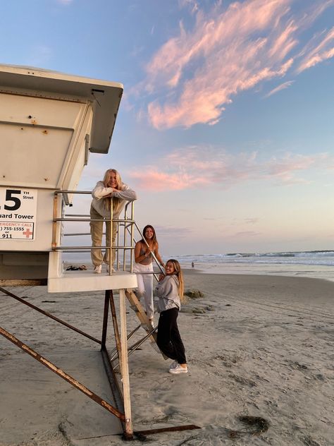 Lifeguard Aesthetic, Vintage Lifeguard Aesthetic, Small Town Summer Aesthetic, Small Town Beach Aesthetic, Life Gaurd Astetic, Beach Lifeguard Aesthetic, Lifeguard Tower Photoshoot, Lifeguard Aesthetic Beach, Life Guard Tower