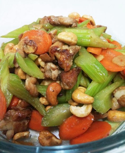 Chicken And Cashew, Humble Kitchen, Asian Salad Recipe, Celery Recipes, Chicken Menu, Wok Cooking, Chinese Vegetables, Chinese Cooking Recipes, Fry Recipes