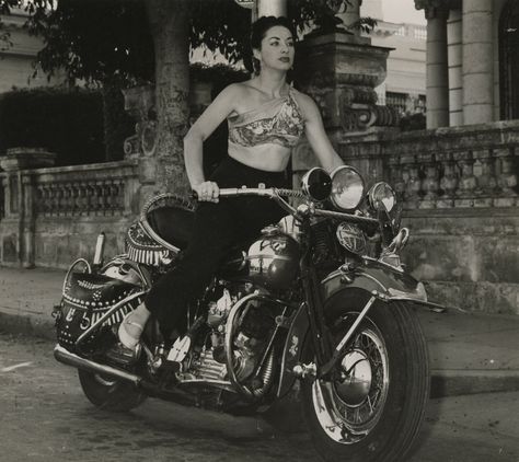 CUBA THEN: IMAGES FROM THE RAMIRO A. FERNÁNDEZ COLLECTION Havana, C. 1956 Cuban-born singer and dancer Lina Salomé Cuban Heritage, Vintage Cuba, Cuban Culture, Mexican Actress, Celebrity Culture, Sailor Jerry, Cuba Travel, People Watching, Lady Riders