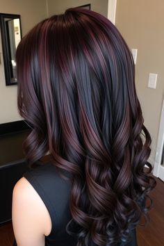 Rambut Brunette, Brunette Hair With Highlights, Spring Hair Color, Red Highlights, Long Dark Hair, Hair Color Highlights, Hair Color And Cut, Spring Hairstyles, Haircuts For Long Hair