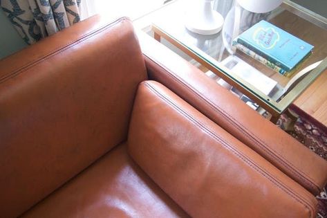 I've been on the hunt for an affordable brown leather sofa for a while now, and had just about given up when this one turned up on Craigslist Paint Leather Couch, Office Chair Diy, Faux Paint Finishes, Faux Leather Couch, Sofa Images, Paint Leather, Diy Pallets, Refinish Furniture, Brown Leather Sofa