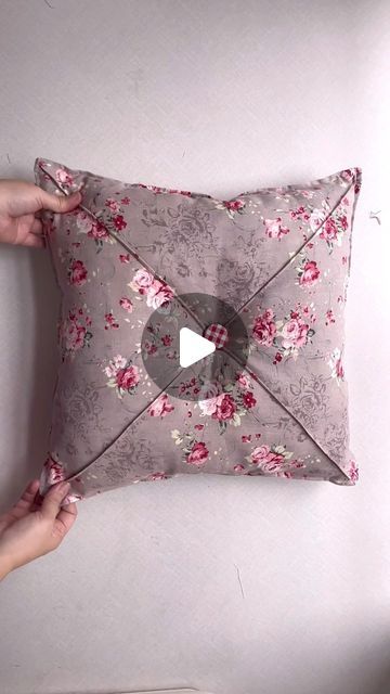 Patterns For Throw Pillows, Decorative Pillows Diy Creative, Diy Scatter Cushions Ideas, Cushion Cover Sewing, Bedding Sewing Pattern, Easy Pillows To Sew, Cushion Cover Designs Diy, How To Make Pillow Covers, Almoadones Ideas Decor