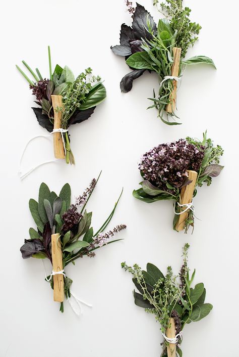 Herb Bouquet, Arte Floral, Minimalist Decor, Fresh Herbs, Flower Shop, Decor Project, Dried Flowers, Floral Arrangements, Bouquets