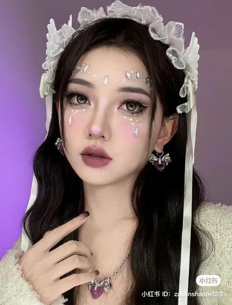 halloween angelic costume inspo rhinestone douyin makeup look Douyin Angel Makeup, Rhinestone Tears Makeup, Douyin Halloween Makeup, Angelic Costume, Rhinestone Makeup Halloween, Douyin Halloween, Angel Makeup Looks Halloween, Eras Makeup, Douyin Makeup Look