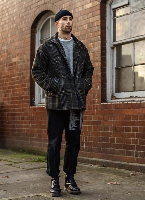 Winter Fall 2019 Mens Style Outfit Dapper Fit Fashion. Cozy! Olive Menswear 1461 Dr Martens Outfit, Men Spring 2023, Best Jackets For Men, Dr Martens Men Outfit, Doc Martens Outfit Men, London Ootd, Cool Jackets For Men, Dr Martens Men, Mens Outdoor Fashion