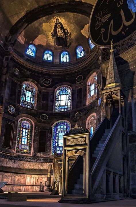 Christian Architecture, Istanbul Pictures, Aya Sofia, Hagia Sophia Istanbul, Turkish Architecture, Mercedes Wallpaper, Istanbul Photography, Persian Architecture, Mosque Art