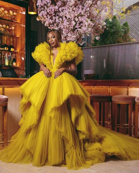 Yvonne Orji, Quinceanera Dresses Gold, Yellow Gown, Drape Gowns, Classy Prom Dresses, Gala Dresses, Latest African Fashion Dresses, Evening Dresses Elegant, Stylish Clothes For Women