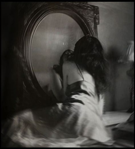 Walburga Black, Mara Dyer, Arte Peculiar, All I Ever Wanted, Wow Art, Fantasy Aesthetic, Dark Photography, A Mirror, White Aesthetic