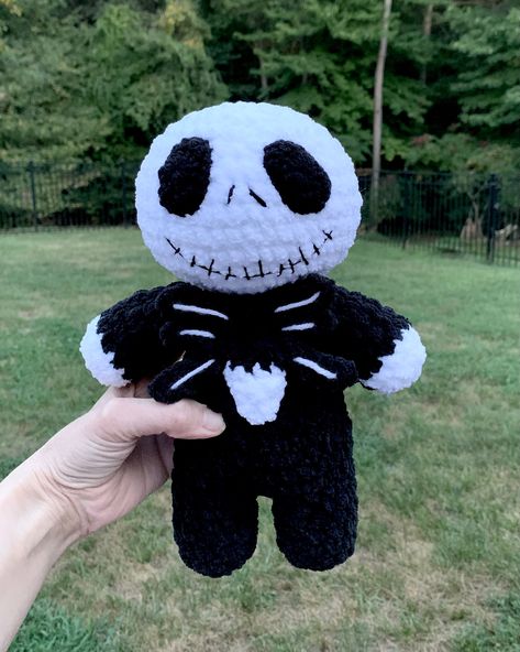 The Nightmare Before Christmas Crochet, Jack Skellington Crochet Pattern Free Nightmare Before Christmas, Jack Skellington Crochet Pattern Free, Tim Burton Crochet, Jack Crochet Pattern Free, Jack Skeleton Crochet Pattern, Crocheted Jack Skellington, Halloween Crochet Plushies, Crochet Nightmare Before Christmas