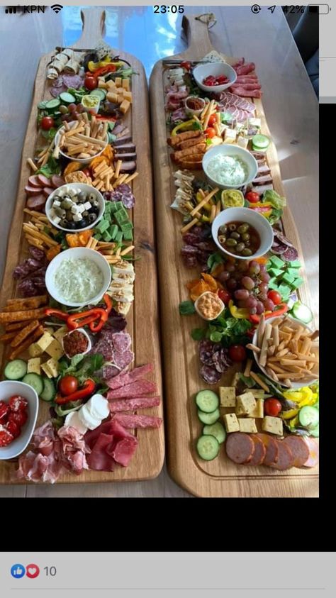 Buffet Presentation, Chicken Thigh Recipe, Charcuterie Board Meats, Chicken Thigh Recipes Air Fryer, Thigh Recipes Baked, Decorações Com Comidas, Party Platter, Antipasto Platter, Grazing Board