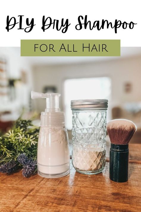 Easy DIY Dry Shampoo Recipe for all Hair - Akin for the Simple Life Prevent Oily Hair, Dry Shampoo Recipe, Second Day Hair, Homemade Dry Shampoo, Natural Dry Shampoo, Wash My Hair, Hair Everyday, Diy Dry Shampoo, Natural Cleaning Recipes