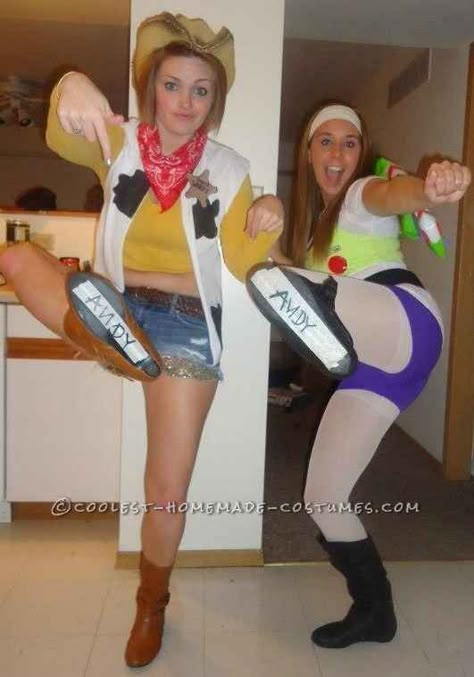 Buzz Lightyear and Woody from Toy Story | 31 Disney Costume Tutorials You Have To Try This Halloween Bff Halloween Costumes, Duo Costumes, Costumes For Halloween, Duo Halloween Costumes, Homemade Halloween Costumes, Costume Tutorial, Hallowen Costume, Costumes For Teens, Halloween Costumes Friends