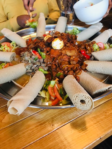 #injera #habesha food Ethiopian Food Injera, Habesha Food, Eritrean Food, Ethiopian Dishes, Sudanese Food, Habesha Culture, Ethiopian Injera, Ethiopian Cuisine, Ghanaian Food