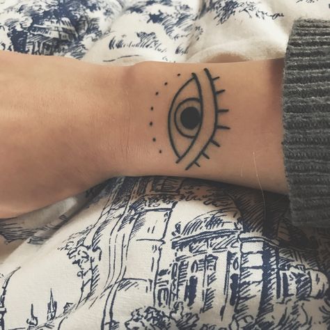 Eye tattoo arm Eye Tattoo Arm, 3rd Eye Tattoo, Tattoo Klein, Happy Eyes, Moth Tattoo, Tattoo Arm, Mixed Emotions, Black Ink Tattoos, Eye Tattoo