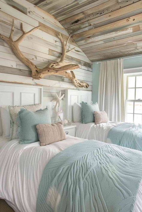 Beach House Bedroom Ideas, Lake House Guest Bedroom, Guest Bedroom Decor Ideas, Books Marks, Beach Cottage Bedroom, Guest Bedroom Ideas, House Bedroom Ideas, Beach House Bedroom, Plaid Bedding