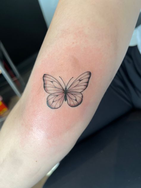 Bufferfly Tattoo, Line Butterfly, Simple Butterfly Tattoo, Simple Butterfly, Tattoo Inspo, Butterfly Tattoo, Lotus Flower Tattoo, I Tattoo, Jesus Fish Tattoo