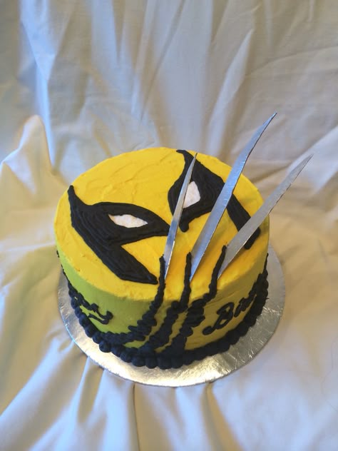 Wolverine claw blade birthday cake by Inphinity Designs Xmen Birthday Theme, X Men Cake, Wolverine Cake Ideas, Deadpool Wolverine Cake, Deadpool And Wolverine Cake, Deadpool Merch, Birthday Cake Superhero, 13th Bday Cake, John Cake