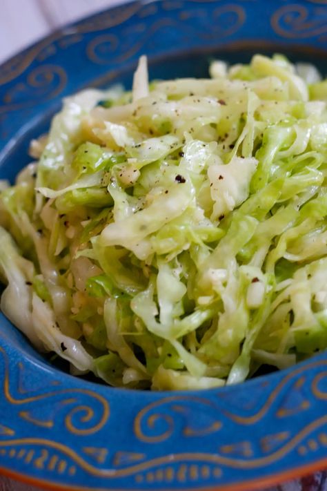 Middle Eastern Coleslaw, Middle Eastern Cabbage Salad, Ethiopian Salad Dressing, Lebanese Slaw Recipe, Raw Cabbage Salad Recipes, Marinated Cabbage Salad, Greek Cabbage Salad Recipes, Lebanese Cabbage Salad, Middle East Salad