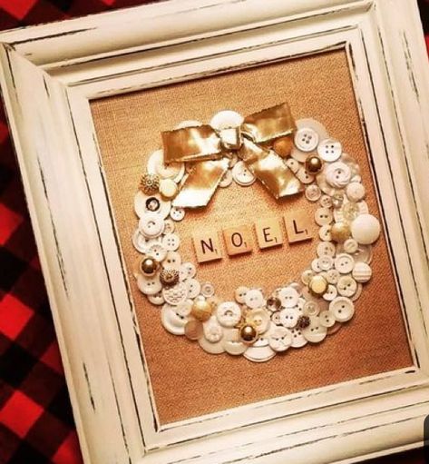 Christmas Button Crafts, Scrabble Crafts, Buttons And Bows, Golden Bow, Button Craft, Scrabble Art, Christmas Buttons, Navidad Diy, Christmas Frames