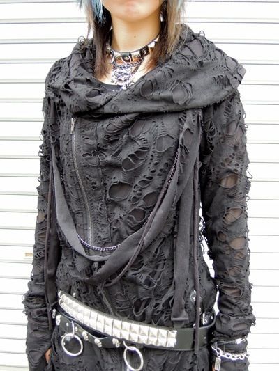 Want!!!! Apocalypse Fashion, Japanese Punk, Dystopian Fashion, Post Apocalyptic Fashion, Apocalyptic Fashion, Black Women Fashion, Post Apocalyptic, Dark Fashion, Yohji Yamamoto