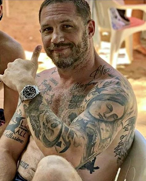 Tom Hardy Shirtless, Tom Hardy Tattoos, Edward Thomas Hardy, Tom Hardy Actor, Tom Hardy Photos, S Tattoos, Tattoos Pictures, Scruffy Men, Thomas Hardy