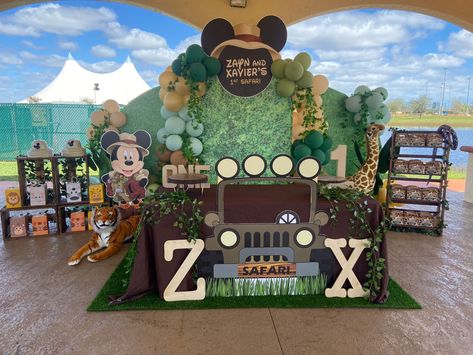 Prince Birthday Theme, Safari Theme Birthday Party, Safari Birthday Party Decorations, Safari Baby Shower Boy, Jungle Theme Birthday Party, Baby Birthday Party Theme, Mickey Mouse Themed Birthday Party, Mickey Mouse First Birthday, Country Birthday