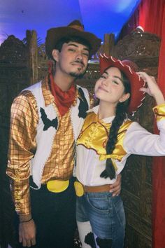 Woody Toy Story Halloween Costume, Jessy And Woody Costumes, Couple Matching Costumes Halloween, Woody Jessie Costume, Jessie Woody Costume, Buzz And Jesse Couples Costume, Jessie Cosplay Toy Story, Toy Story Woodie And Jessie Couples Costume, Couple Custom Ideas