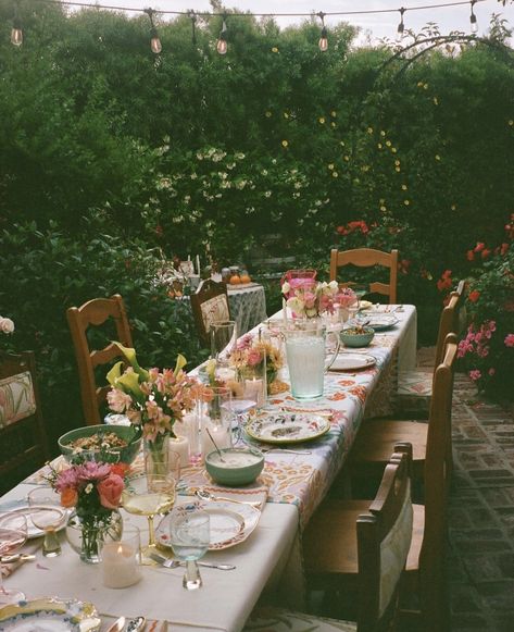 Summer Garden Dinner, Garden Dinner Party, Happy First Day Of Summer, Libra Rising, Diy Party Decor, Garden Dinner, Aquarius Moon, Party Hosting, Birthday Dinner Party