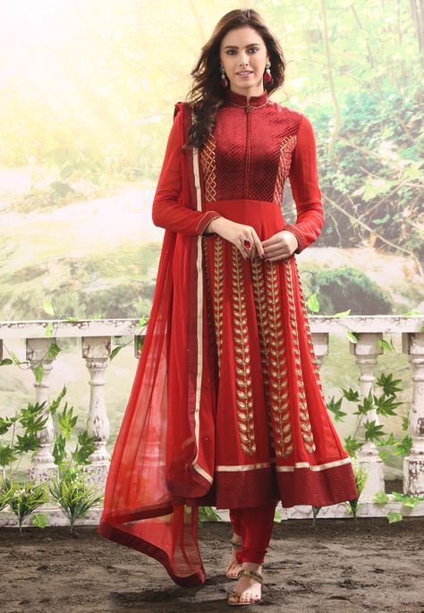 #Red Faux Georgette #AnarkaliChuridarKameez @ $156.01 Indian Suits For Women, Anarkali Churidar, Georgette Anarkali, Mode Tips, Indian Look, Salwar Kamiz, Desi Clothes, Utsav Fashion, Indian Couture