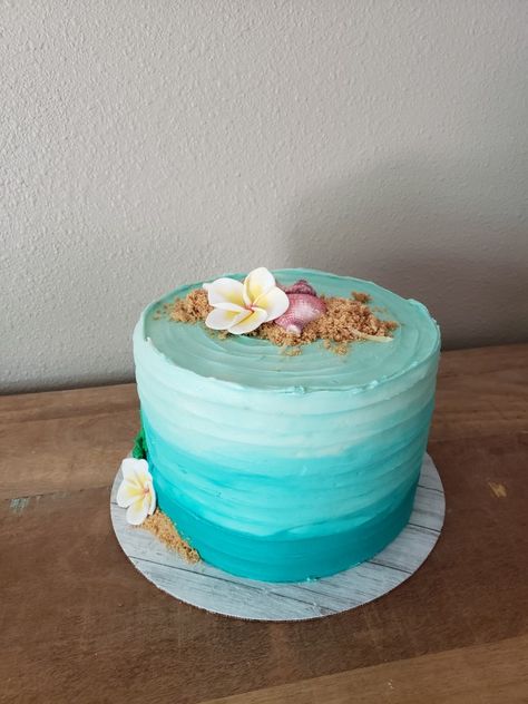 Birthday Themes Beach, H2o Birthday Cake, Beach Theme Cakes Birthday Simple, Elegant Hawaiian Cake, Beach Birthday Party Snacks, Beachy Cakes Birthday, Beach Bday Cake, Birthday Cake Summer Theme, The Summer I Turned Pretty Birthday Cake