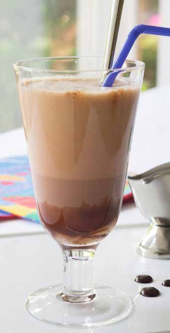 Classic New York Egg Cream Egg Cream Drink, Egg Cream Drink Recipe, Homemade Chocolate Syrup, Easter Fun Food, American Desserts, Fizzy Drink, Special Desserts, Cream Soda, Chocolate Eggs