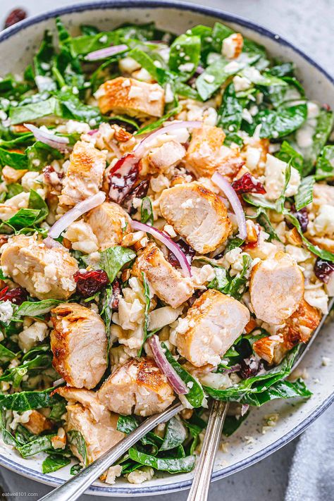 Salad Recipes With Chicken, Cauliflower Chicken, Spinach Salad With Chicken, Crunchy Veggies, Spinach Chicken, Recipes With Chicken, Spinach Salad Recipes, Chicken Spinach, Cauliflower Salad