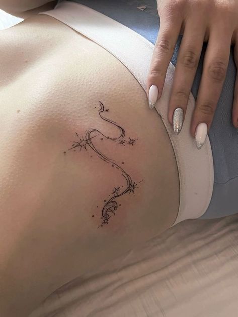 Hidden Word Tattoos, Simple Nature Tattoo Ideas, Subtle Moon Tattoo, Space And Stars Tattoo, Stars And Moon Tattoos, Cute Upper Thigh Tattoos, Moon And Constellation Tattoo, Tattoo Wrapped Around Thigh, Hip Star Tattoo