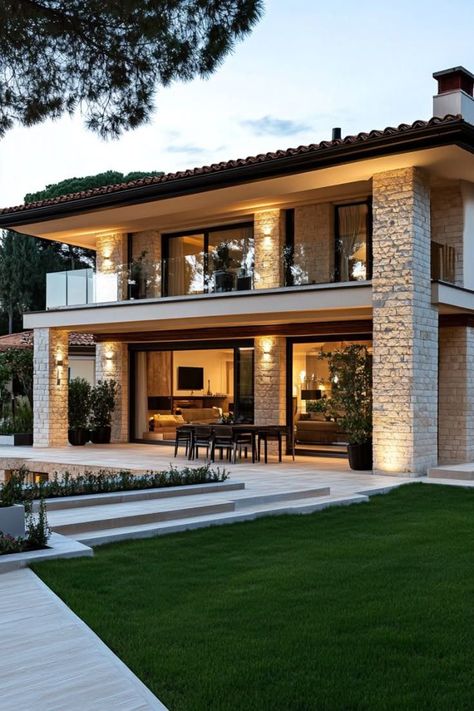 Family House Ideas Exterior, Old Modern House, House Exterior Paint Ideas, Family House Exterior, Backyard Cozy, Interior Design Timeless, Mexico Houses, Architecture House Design, Old Architecture