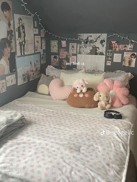 Agere Room, Korean Style Room, Girly Aesthetic Room, Spring Room, Pastel Aesthetic Room, Bed Idea, Danish Pastel Aesthetic, Store Room, Aesthetic Room Ideas