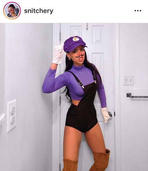 Waluigi Kiera Please Cosplay, Waluigi Costume Women, Mario And Waluigi Costume, Waluigi Halloween Costume, Comic Con Cosplay Women, Birdo Mario Costume Diy, Waluigi Costume Diy, Mario Cosplay Female, Waluigi Cosplay