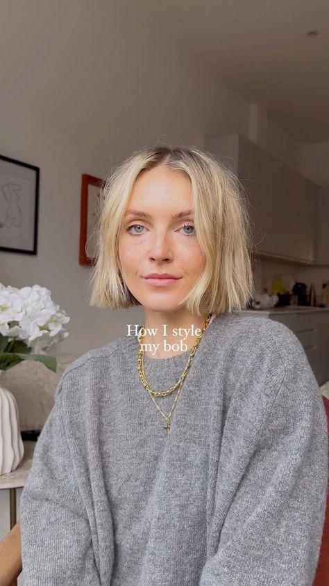 Polly Sayer on Reels | pollyvsayer · Original audio No Layer Bob Haircut, Polly Sayer Hair, Style Short Hair With Layers, Polly Sayer Style, Ashley Olsen Hair Bob, Polly Sayer, Short Bob With Layers, Scandi Hairline, Layers Short Hair