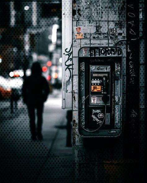 James Nachtwey, Street Photography Urban, City Streets Photography, Urban Explorer, Bokeh Lights, Light Trails, Foto Tips, Urban Street, Cinematic Photography