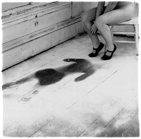 The Art of Francesca Woodman. Photography Art Shows 2024 Francesca Woodman Self Portrait, Woodman Francesca, Francesca Woodman Photography, Mind Photography, Expressionism Photography, Surrealist Photography, Analog Photography, Atelier Photography, Francesca Woodman