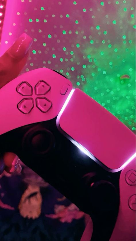 Pink Ps5 Controller, Pink Ps5, Ps5 Aesthetic, Pink Video, Pink Games, Friendship Photoshoot, School Bag Essentials, 2013 Swag Era, Pink Lifestyle