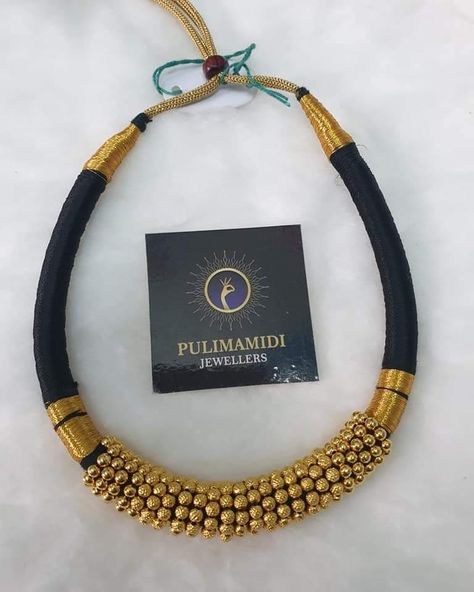 Goldsmith Jewelry, Lightweight Jewellery, Mangal Sutra, Gold Bangles Indian, Black Beads Mangalsutra, Antique Necklaces Design, Black Beads Mangalsutra Design, Antique Necklaces, Gold Necklace Indian