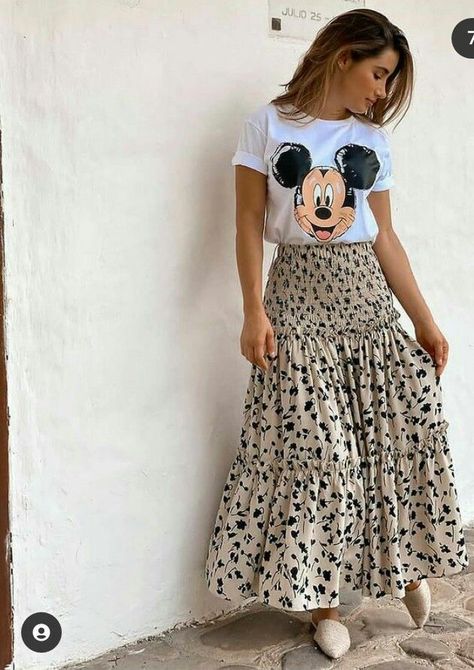 Crochet Cosplay, Disney Inspired Dresses, Shimmering Dress, Stile Boho Chic, Modest Dresses Casual, Skirt And Sneakers, Fashion Mistakes, New Star, Modest Fashion Outfits