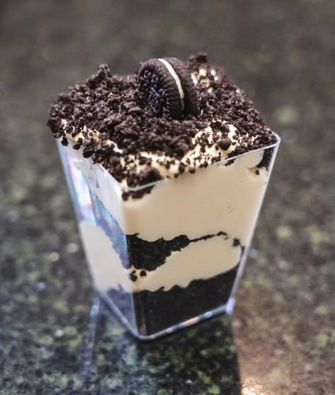 Cool Whip Mousse, Oreo Trifle, Oreo Mousse, Vanilla Mousse, Raspberry Mousse, Making Whipped Cream, Chocolate Mousse Recipe, Pistachio Pudding, Mousse Recipes