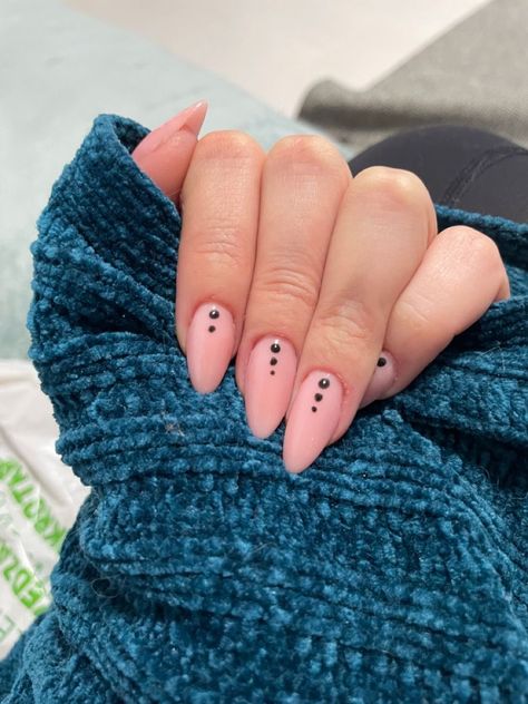 Nails acrylic almond nude rose dotted spring 2022 top natural Natural Nails With Dots, Almond Nails Dots, Almond Nails With Dots, Almond Nails Natural Color, Nude Nails With Black Dots, Nude And Black Nails Almond, Nude Acrylic Nails Almond, Almond Nude Nails, Black Dot Nails