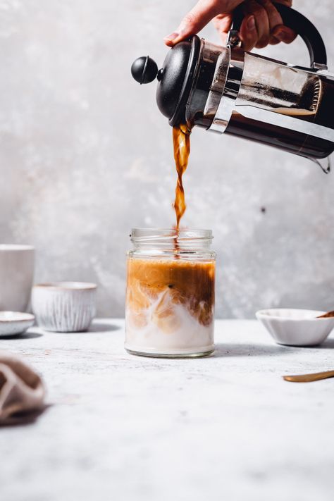 Vegan Iced Coffee, Make Iced Coffee, Best Iced Coffee, Vegan Coffee, How To Make Ice Coffee, Coffee Shot, Food Photography Props, Ground Coffee Beans, Coffee Photos